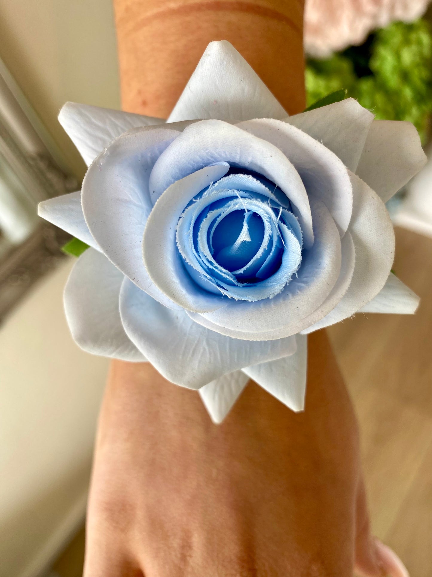 Corsage Real Touch rose Blue