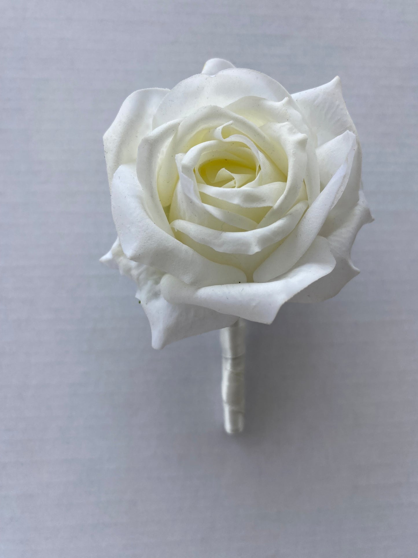 Lola White Rose Buttonhole