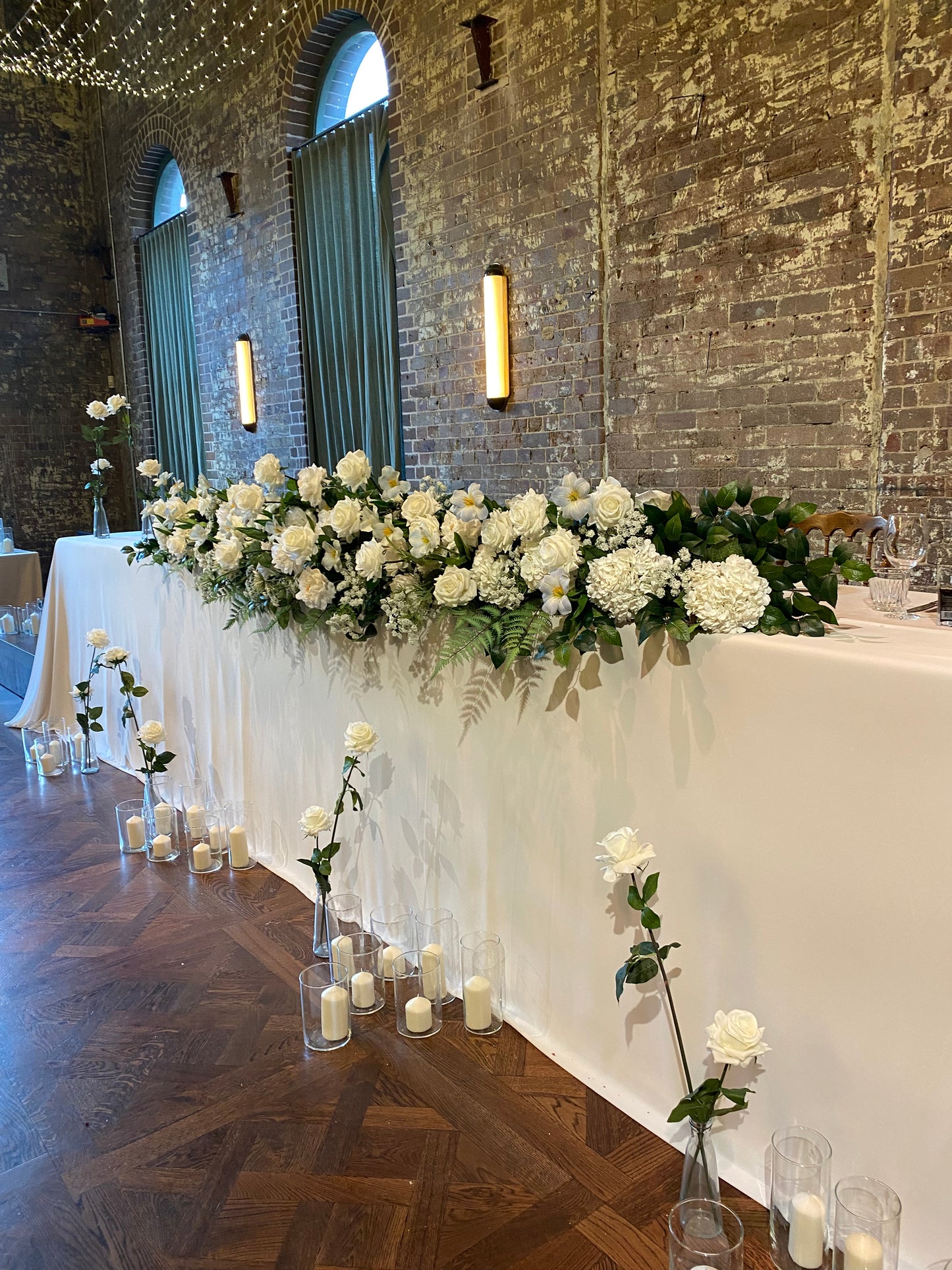 Wedding Main Table Flower Arrangement, (Please contact us to place an order)