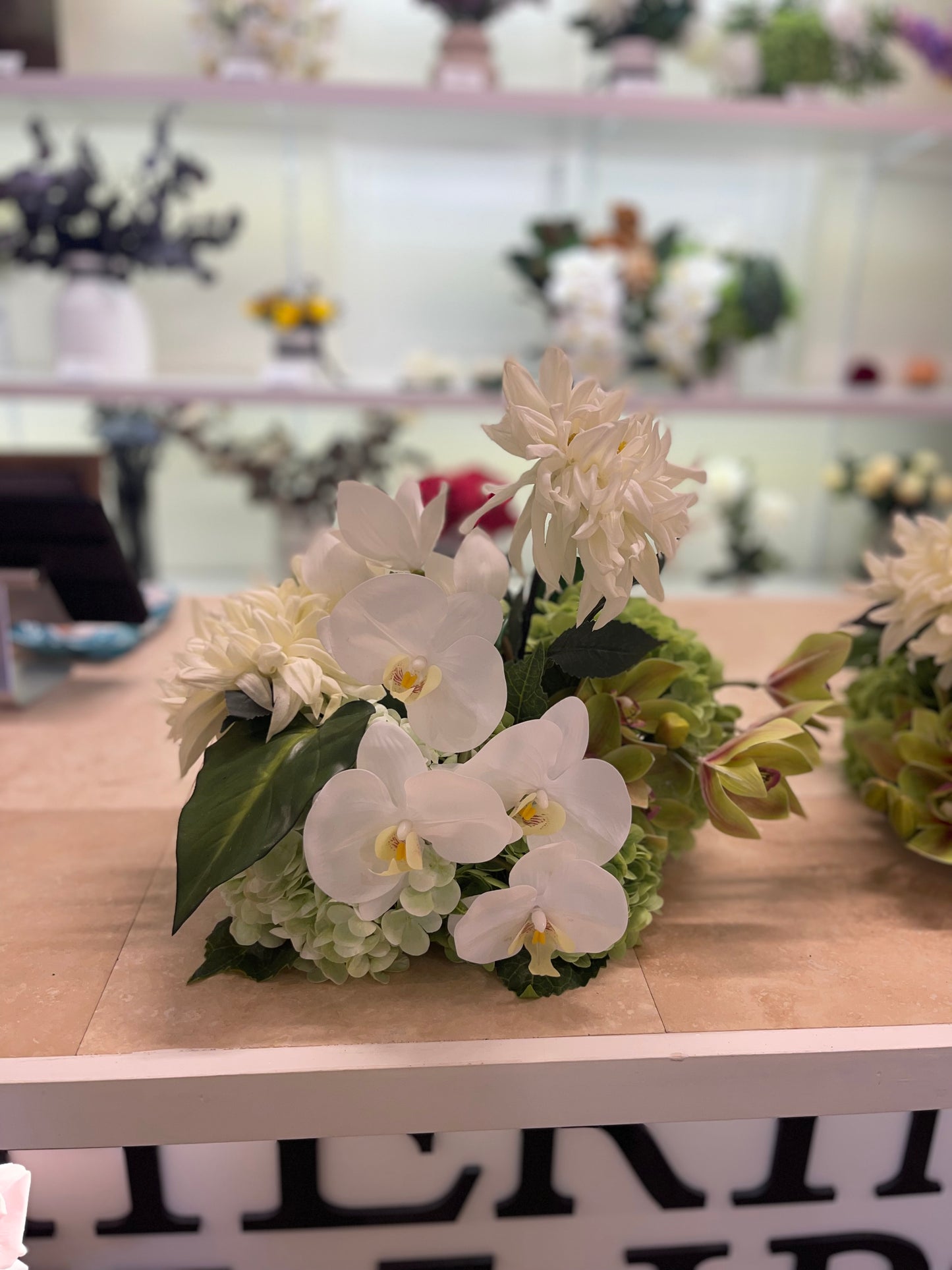 Green and White Wedding Flower Cloud