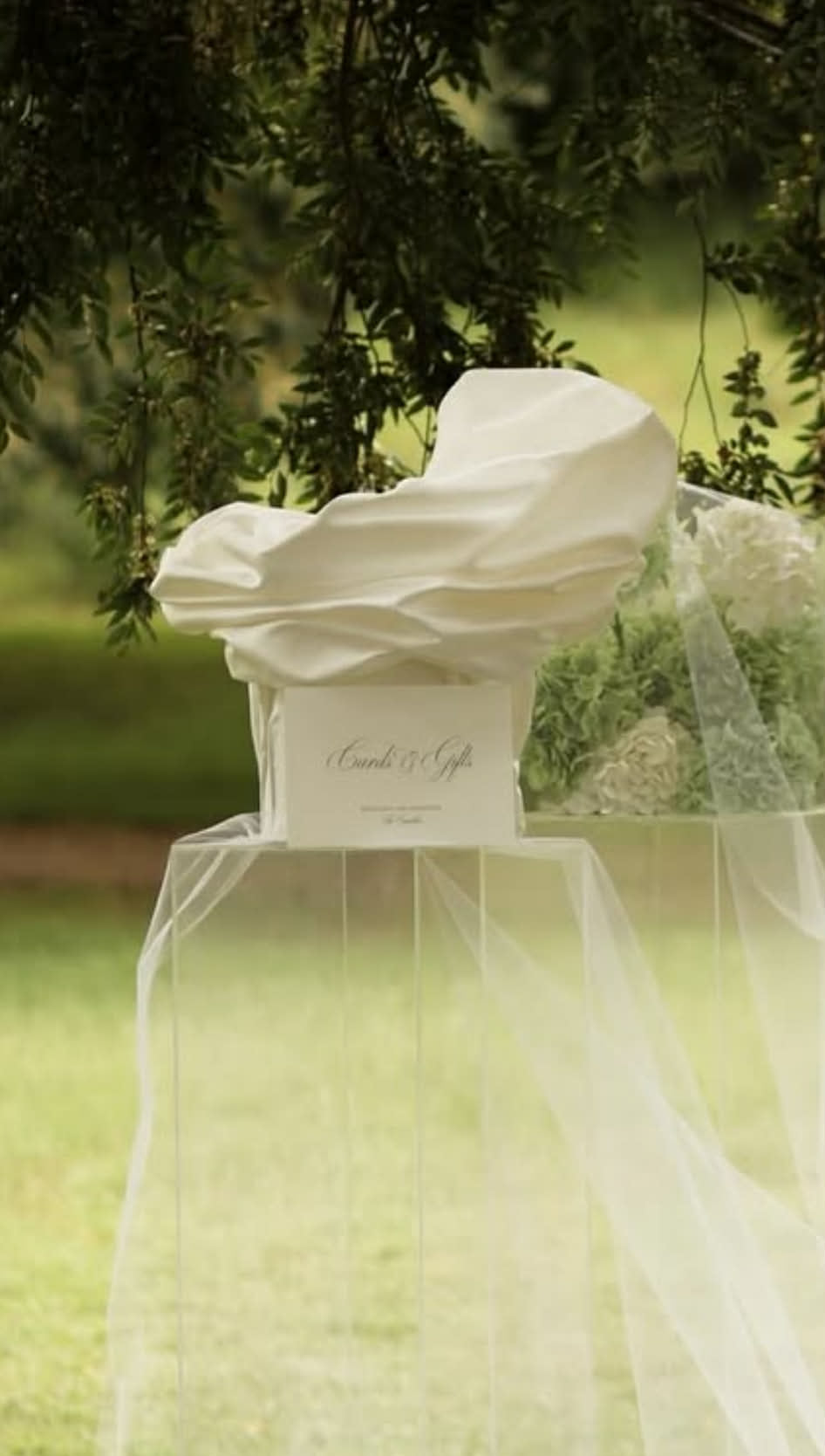Wishing Well, Italian Crepe, Hire Only please contact us,