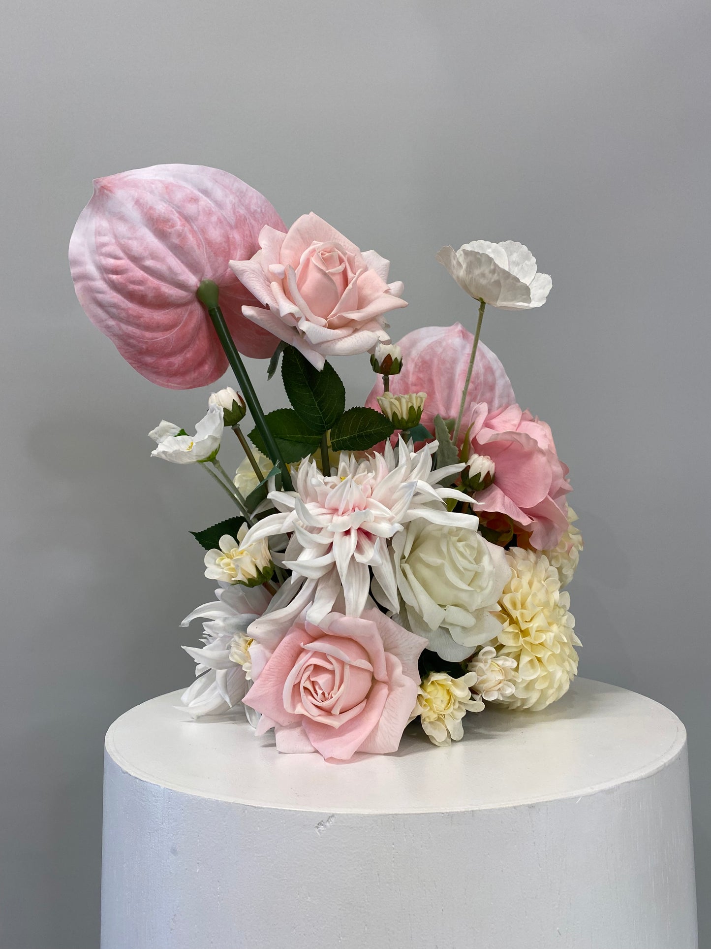 White And Pink Wedding Table Flower Cloud