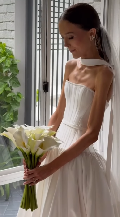 Catherine Phillips Courtnee Bridal Wedding Bouquets Artificial Faux Flowers C1