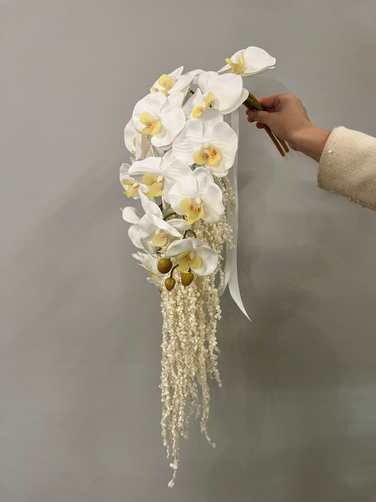 Justine Bridesmaids Bridal Bouquet - 4 flowers