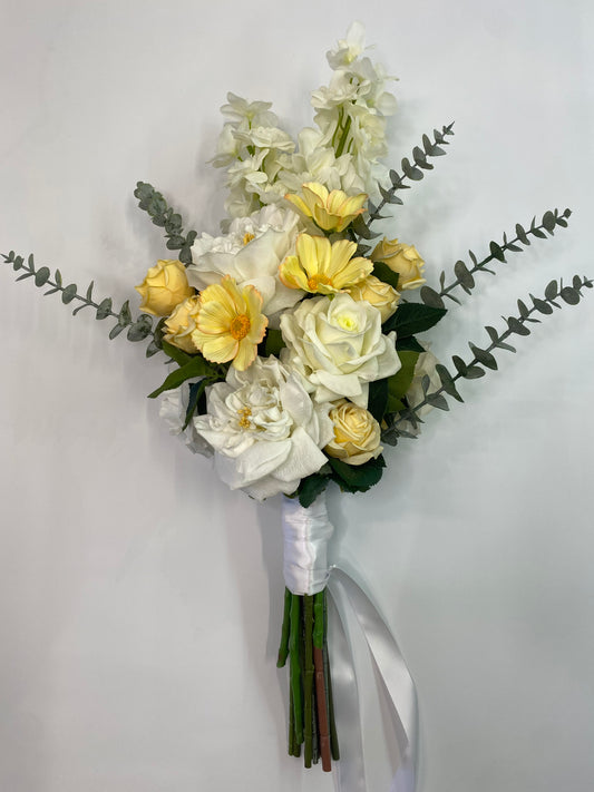 Brigette Bridal Bouquet - 16 flowers