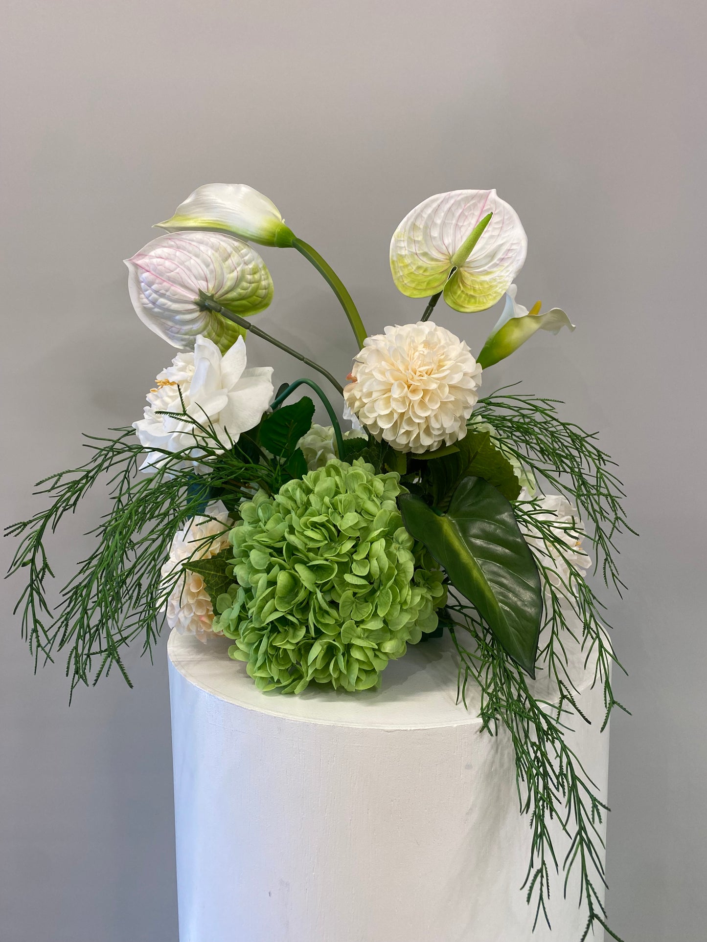 White and Green Wedding Table Flower Cloud