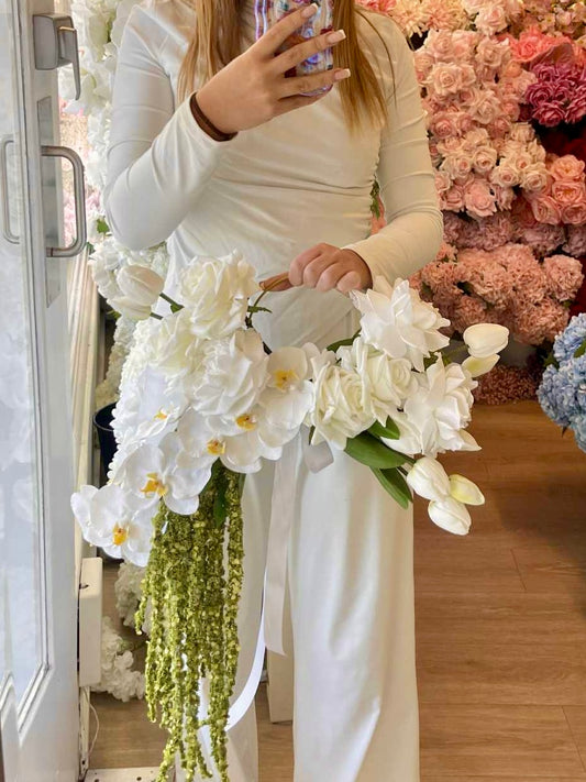Catherine Phillips Wedding Bouquet Hoop H3