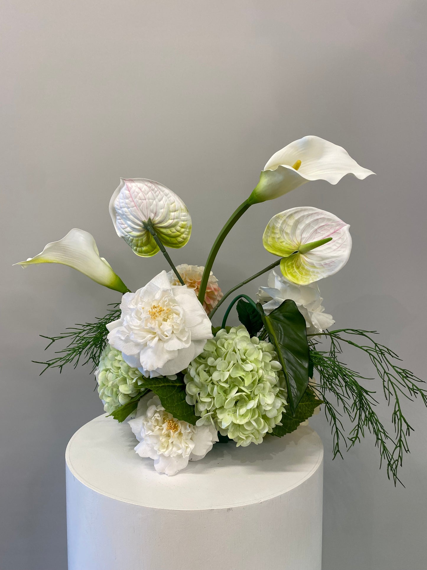 White and Green Wedding Table Flower Cloud