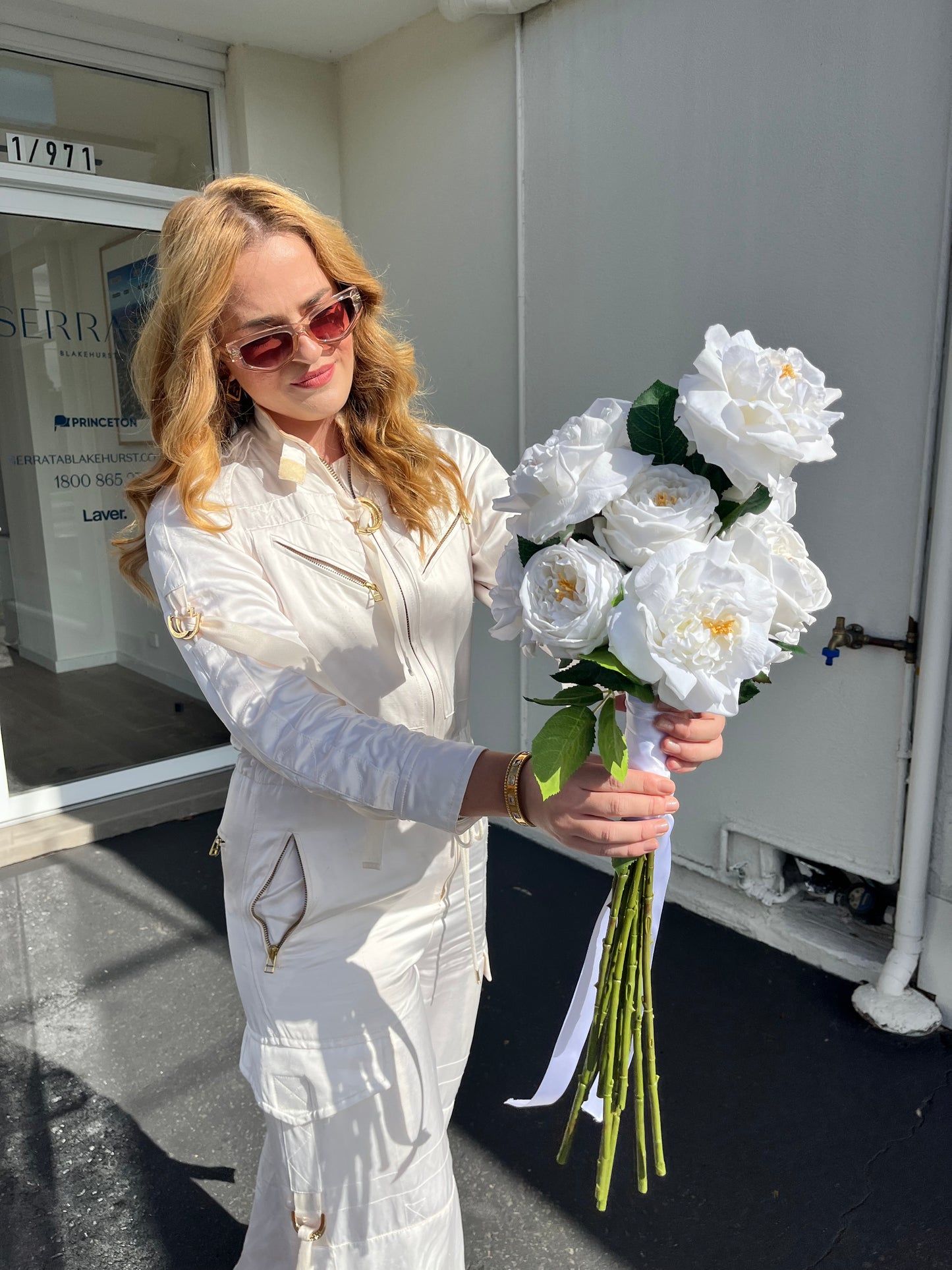Austin Grace Bridesmaids Bouquet - 12 flowers